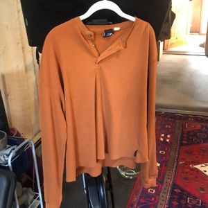 Cropped north face waffle shirt